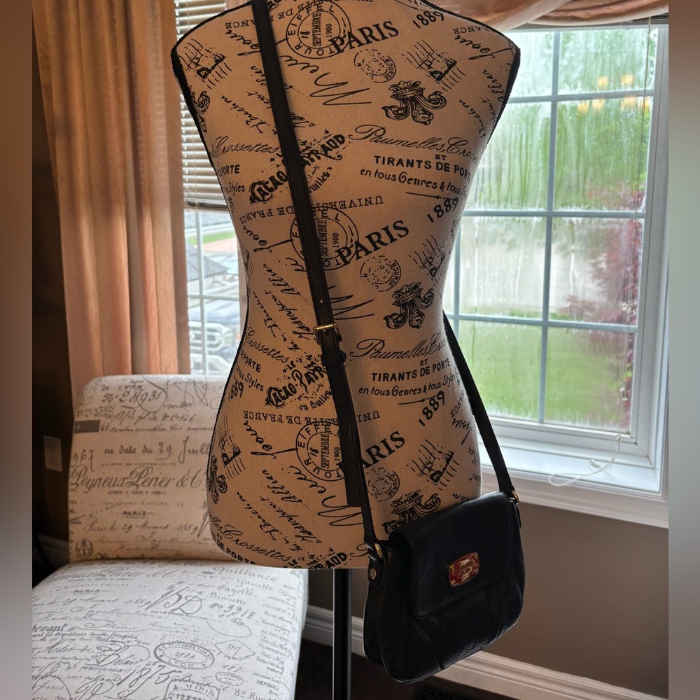 Micheal Kors Black Leather Crossbody Bag with Gold Hardware